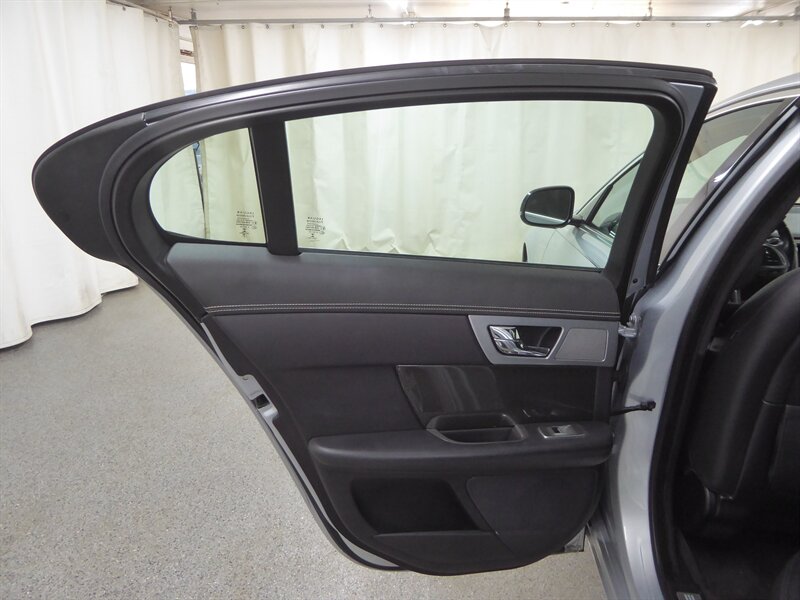 2013 JAGUAR XF - Image 31