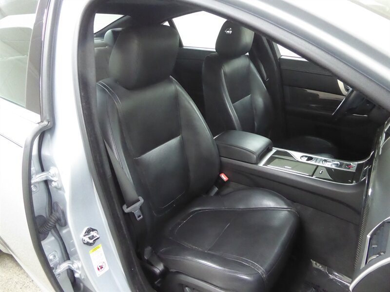 2013 JAGUAR XF - Image 26