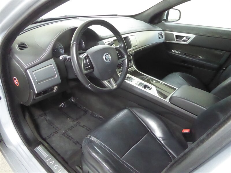 2013 JAGUAR XF - Image 21