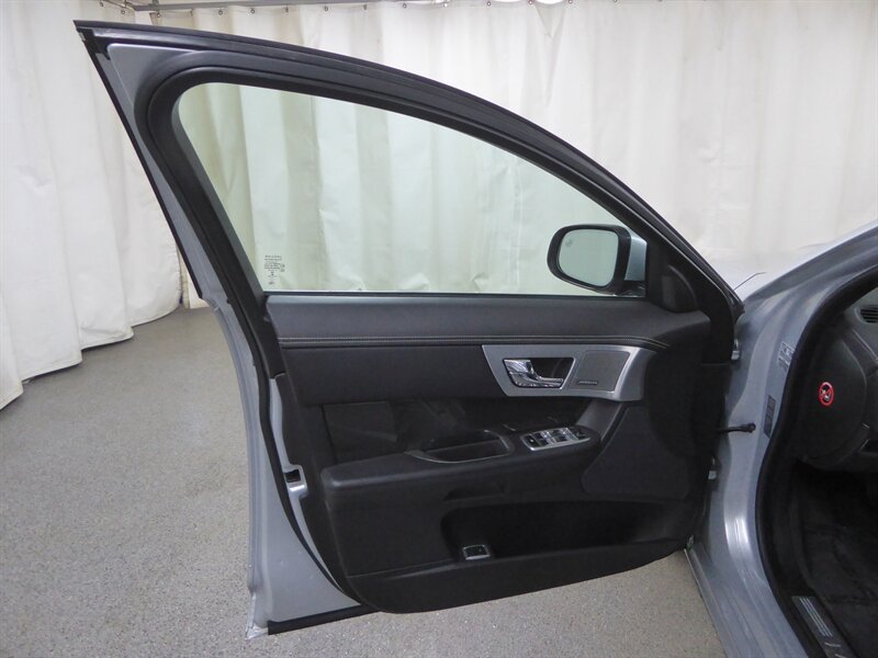 2013 JAGUAR XF - Image 24