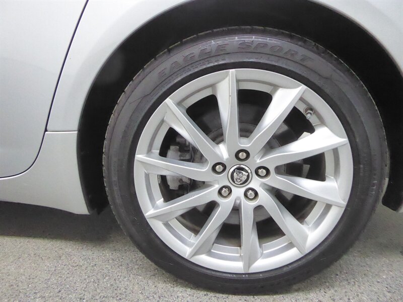 2013 JAGUAR XF - Image 36