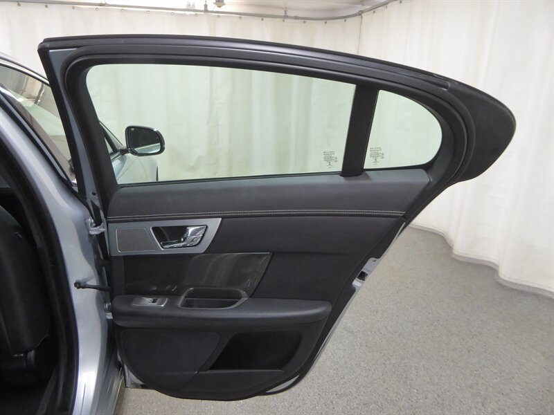 2013 JAGUAR XF - Image 34