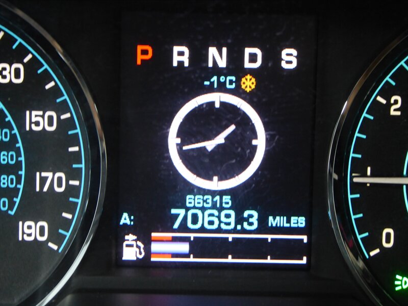 2013 JAGUAR XF - Image 13