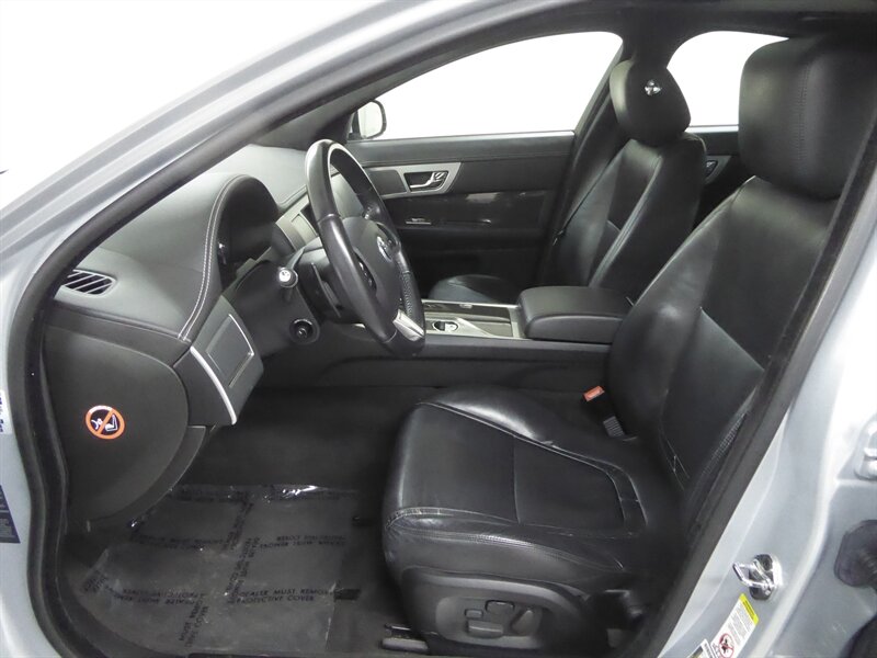 2013 JAGUAR XF - Image 23