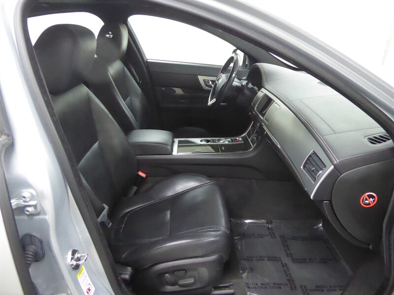 2013 JAGUAR XF - Image 27
