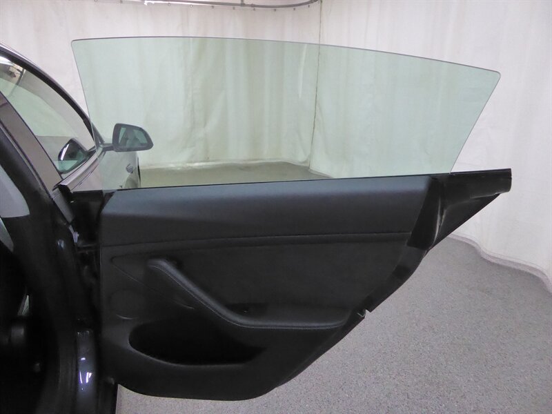 2021 TESLA MODEL 3 - Image 30