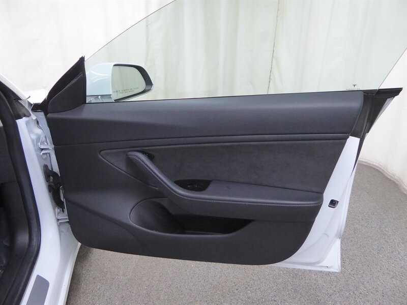 2018 TESLA MODEL 3 - Image 25