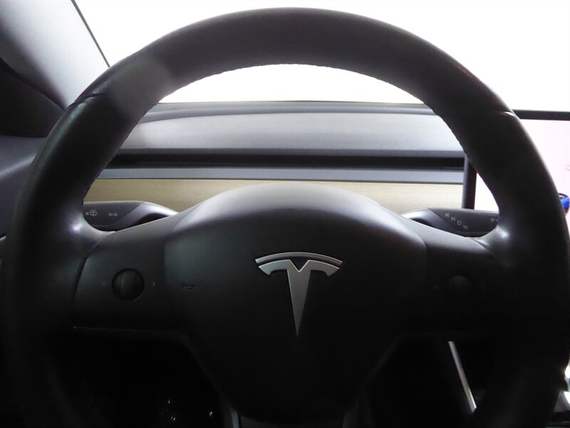 2018 TESLA MODEL 3 - Image 11