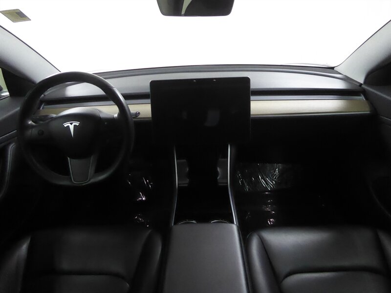 2018 TESLA MODEL 3 - Image 9