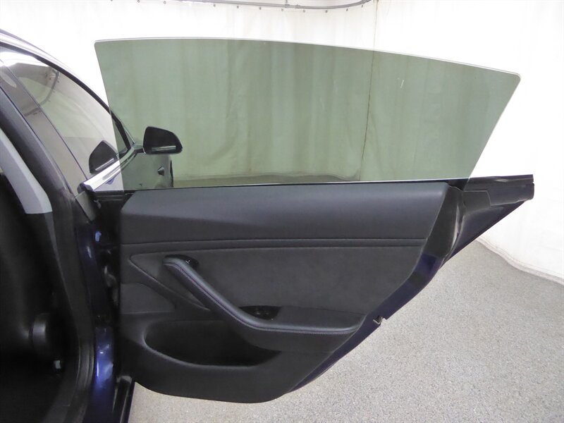 2018 TESLA MODEL 3 - Image 30