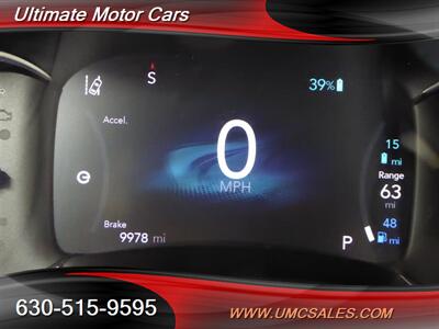 2023 Chrysler Pacifica Plug-In Hybrid Touring   - Photo 13 - Downers Grove, IL 60515
