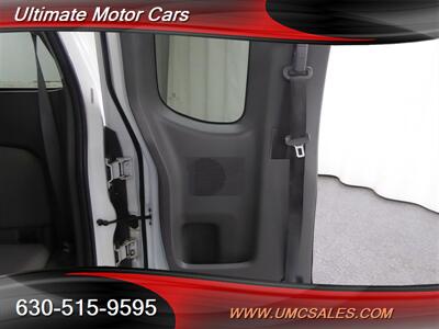 2013 Nissan Frontier SV   - Photo 17 - Downers Grove, IL 60515