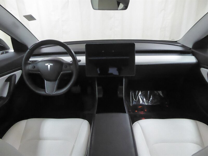 2018 TESLA MODEL 3 - Image 9