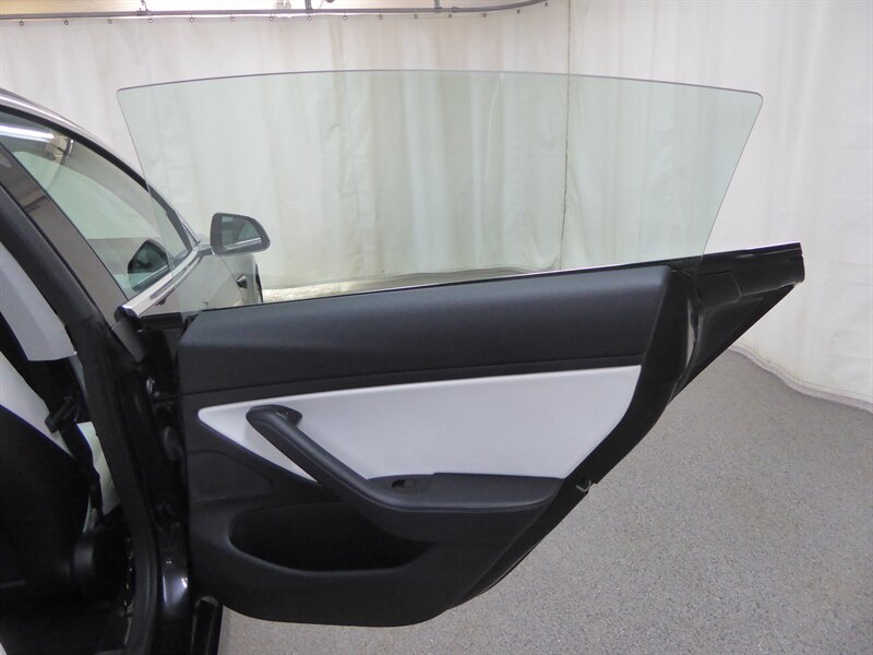 2018 TESLA MODEL 3 - Image 30