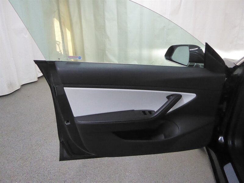 2018 TESLA MODEL 3 - Image 20