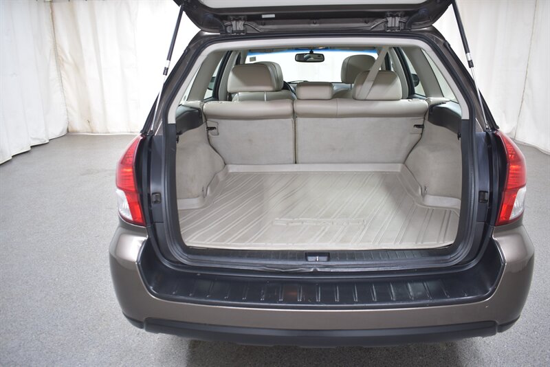 2008 SUBARU OUTBACK - Image 29
