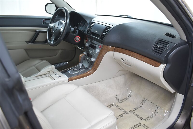 2008 SUBARU OUTBACK - Image 19