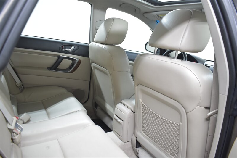 2008 SUBARU OUTBACK - Image 26