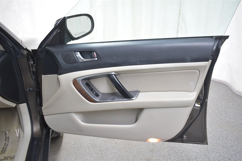 2008 SUBARU OUTBACK - Image 22