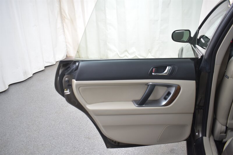 2008 SUBARU OUTBACK - Image 25