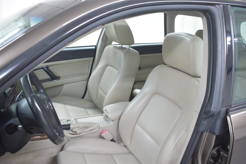 2008 SUBARU OUTBACK - Image 16