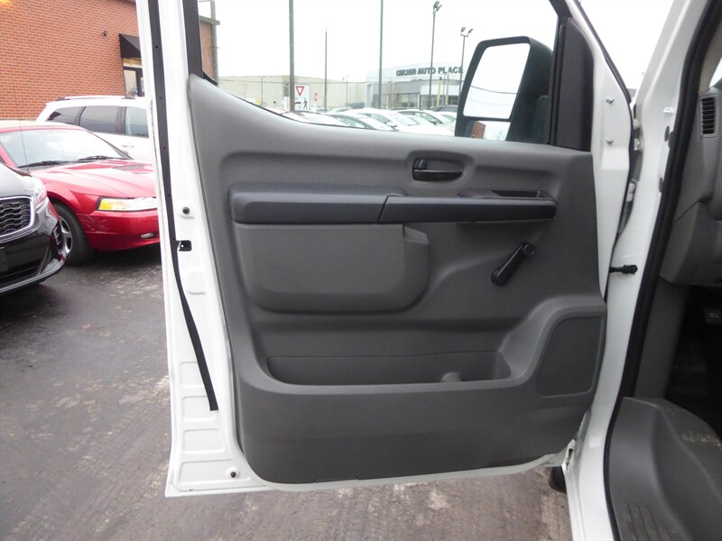 2016 NISSAN NV - Image 17