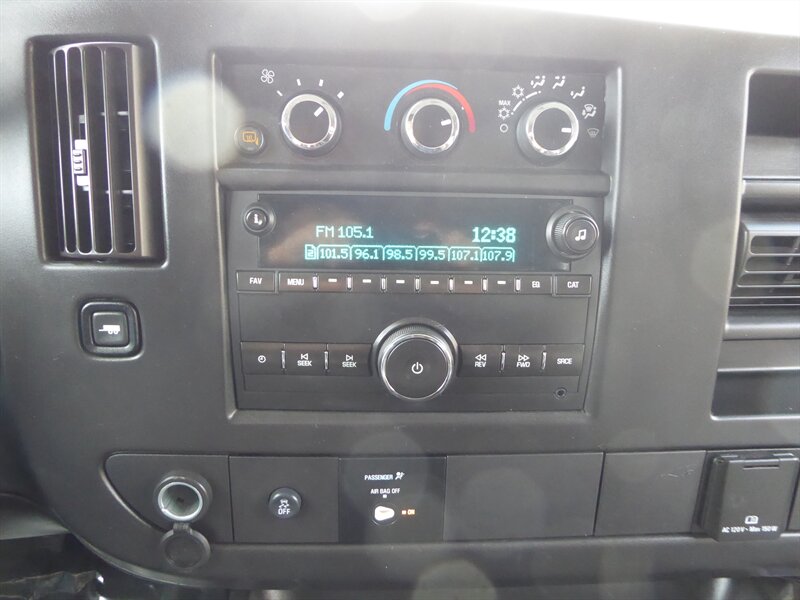 2017 CHEVROLET EXPRESS - Image 14