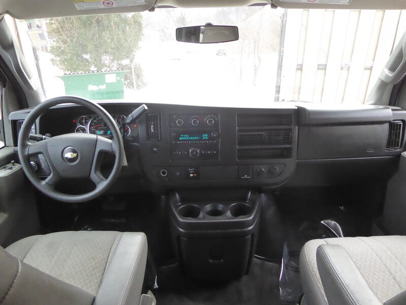 2017 CHEVROLET EXPRESS - Image 9