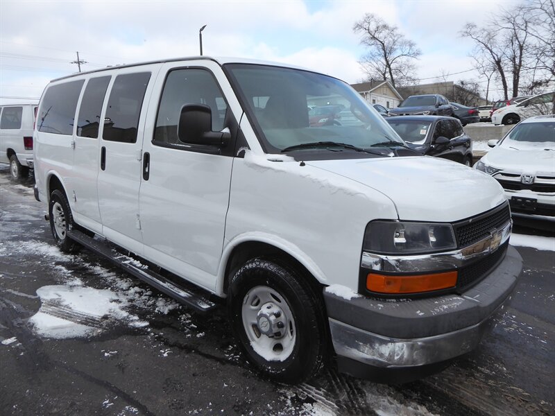 2017 CHEVROLET EXPRESS - Image 1