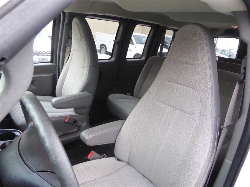 2017 CHEVROLET EXPRESS - Image 17