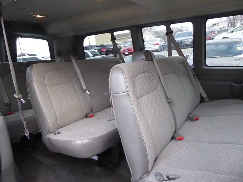 2017 CHEVROLET EXPRESS - Image 26