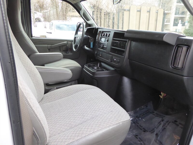 2017 CHEVROLET EXPRESS - Image 20