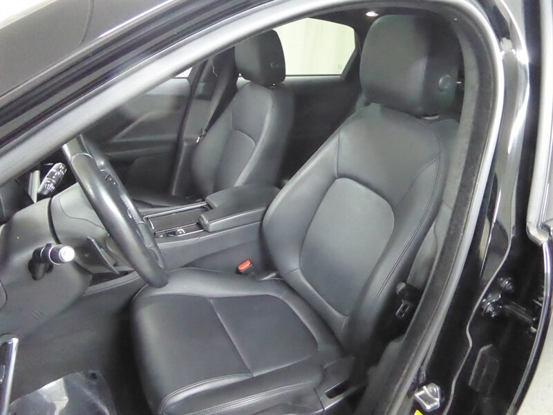 2020 JAGUAR F-PACE - Image 19