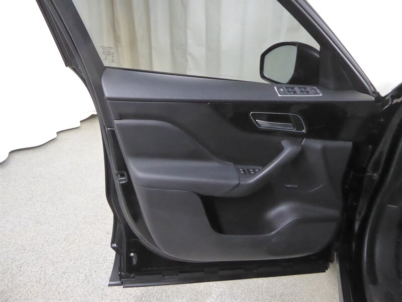 2020 JAGUAR F-PACE - Image 21