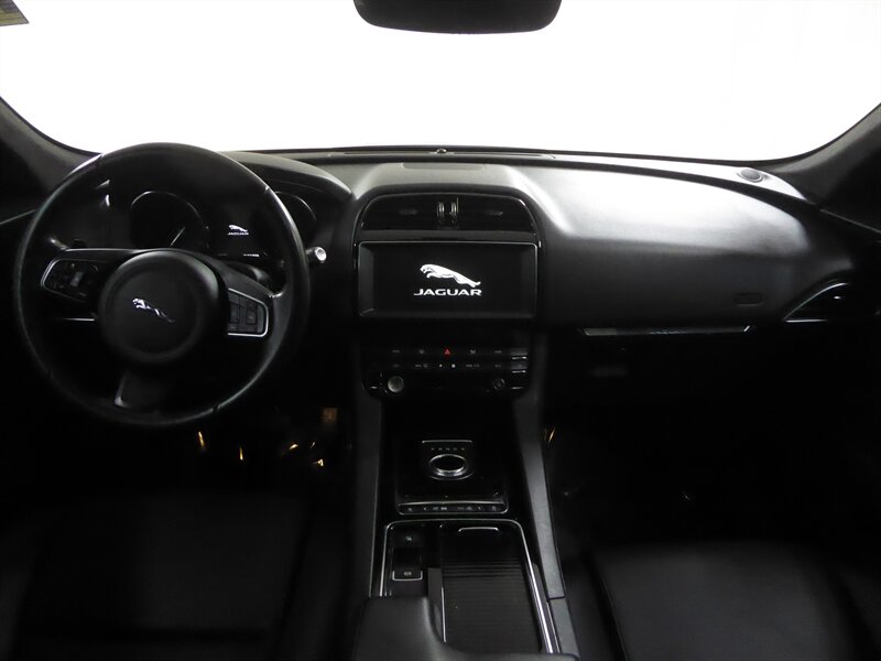 2020 JAGUAR F-PACE - Image 9