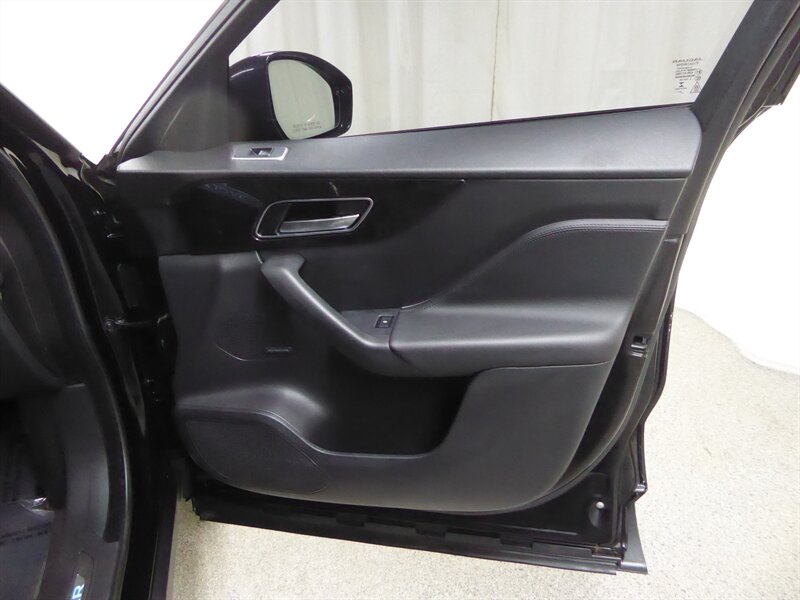 2020 JAGUAR F-PACE - Image 25