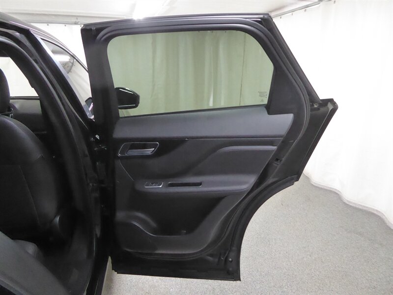 2020 JAGUAR F-PACE - Image 31