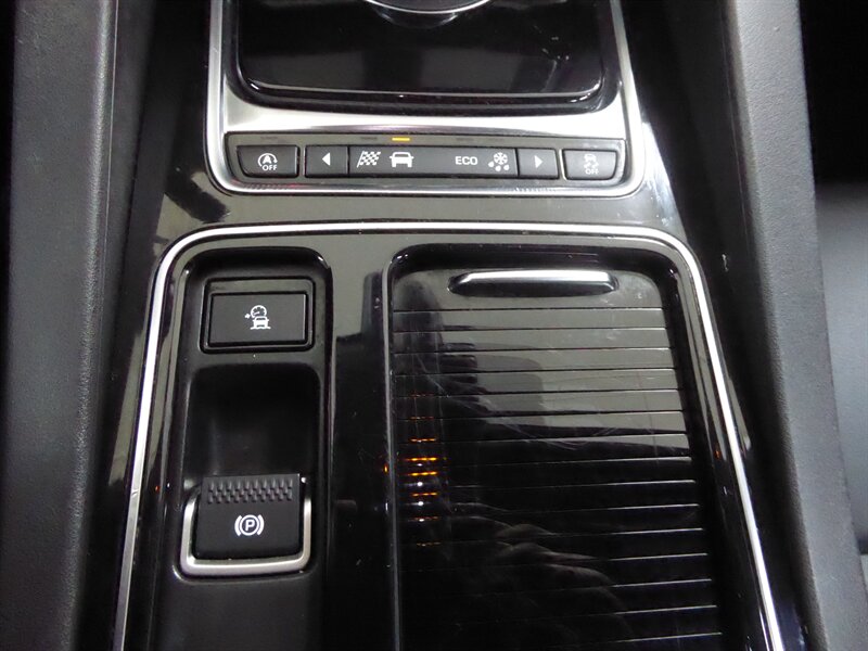 2020 JAGUAR F-PACE - Image 16