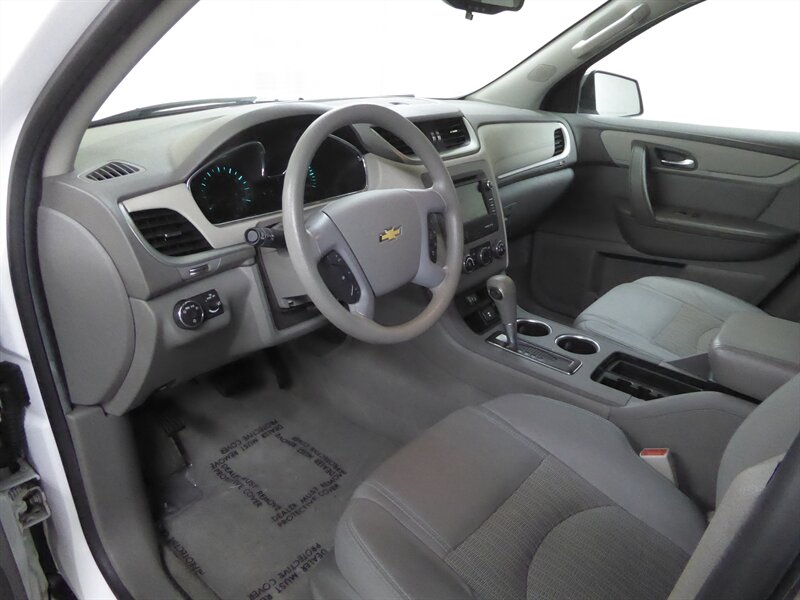 2017 CHEVROLET TRAVERSE - Image 17