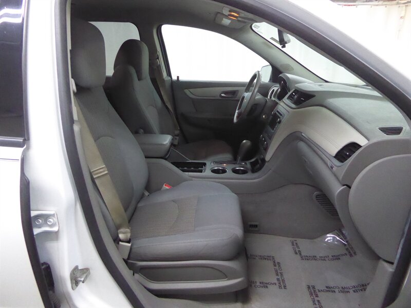 2017 CHEVROLET TRAVERSE - Image 23