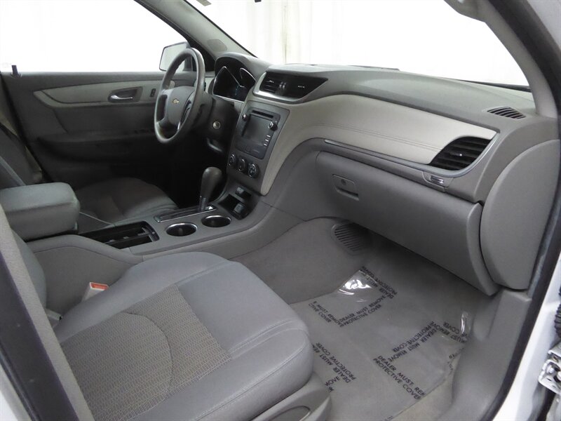 2017 CHEVROLET TRAVERSE - Image 21