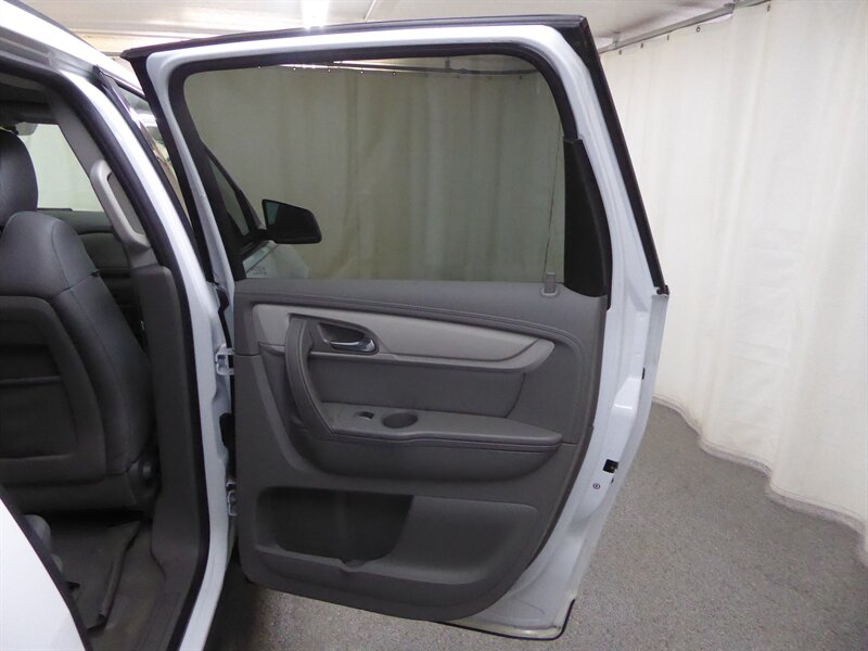 2017 CHEVROLET TRAVERSE - Image 32