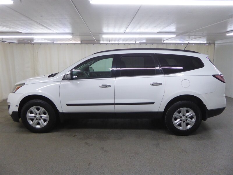 2017 CHEVROLET TRAVERSE - Image 4