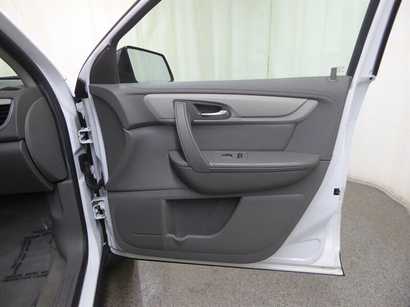 2017 CHEVROLET TRAVERSE - Image 24