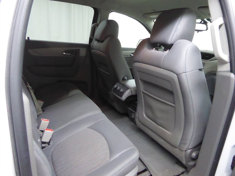 2017 CHEVROLET TRAVERSE - Image 29