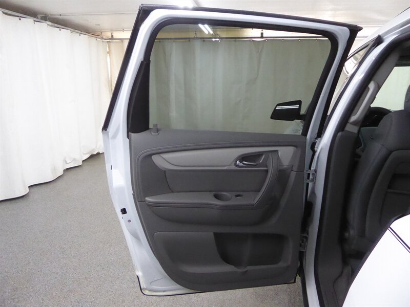 2017 CHEVROLET TRAVERSE - Image 28