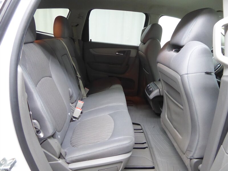 2017 CHEVROLET TRAVERSE - Image 30