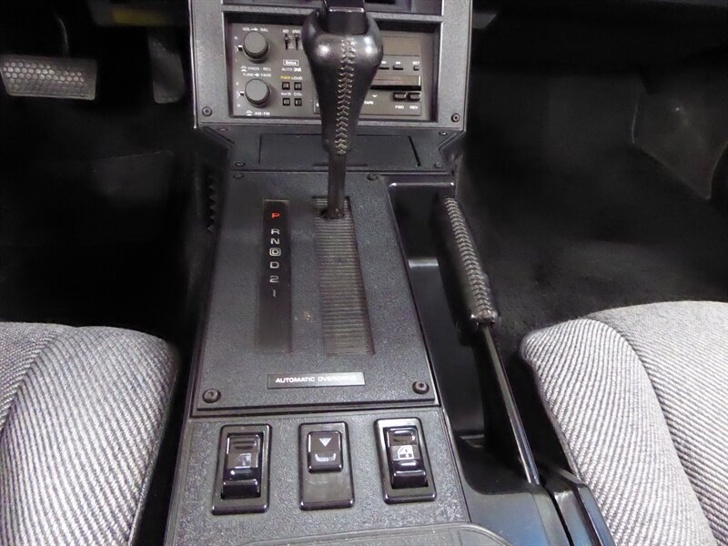 1988 CHEVROLET CAMARO - Image 23