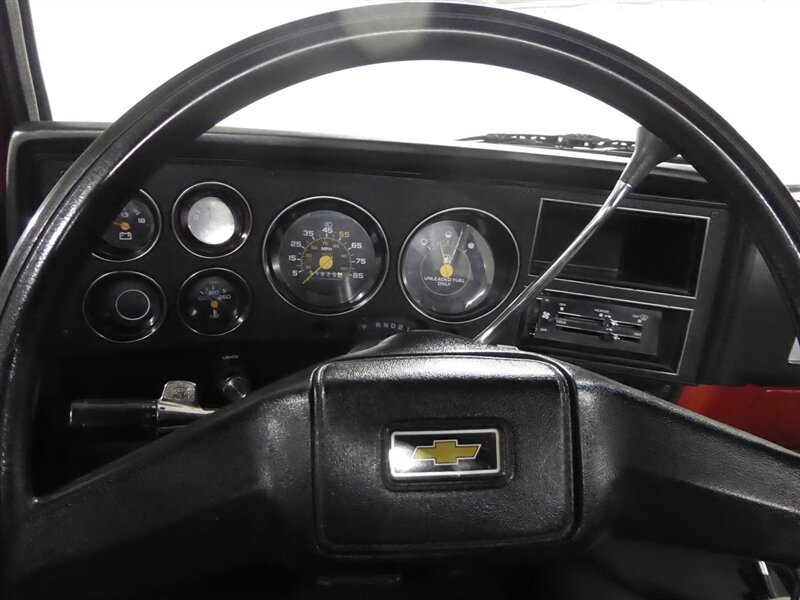 1987 Chevrolet R/V 10 Series V10 photo