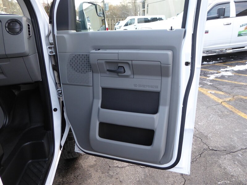 2013 FORD E-350 - Image 22